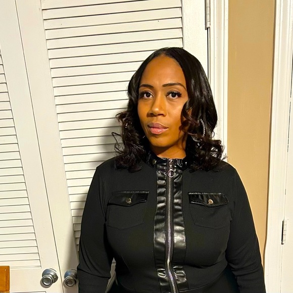 Meet your Posher, Dana - Picture 1 of 1